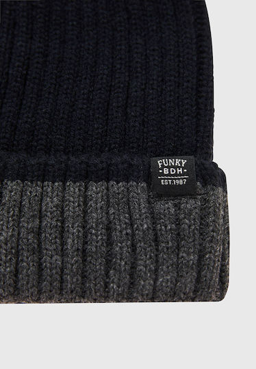 Beanie Beanie Knitted in Gray color