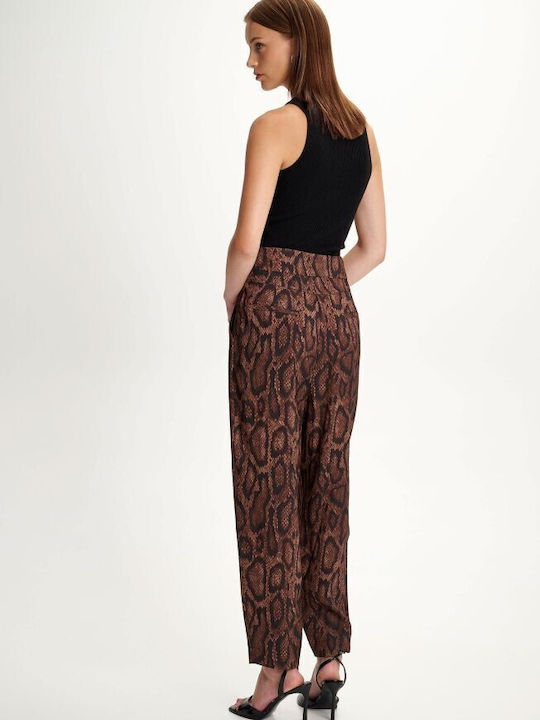 Ale - The Non Usual Casual Women's Fabric Trousers in Regular Fit Brown