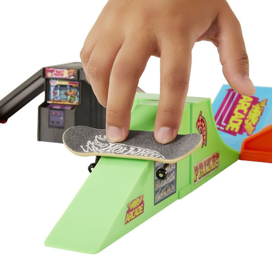 Mattel Hot Wheels Skates Fingerboard Skatepark Game Set (Miscellaneous Designs)