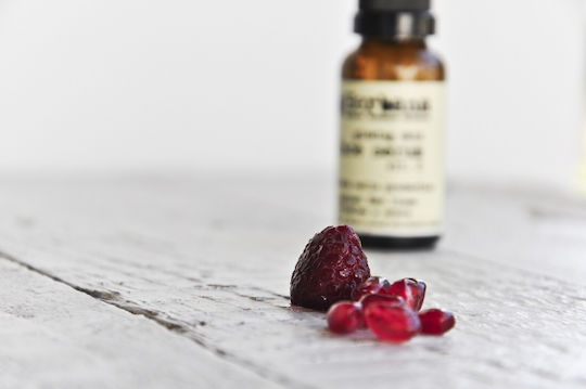 Herbana Serum Hidratare și Anti-îmbătrânire pentru Față cu Vitamina C și Vitamina E pentru Detoxifiere și Strălucire 20ml