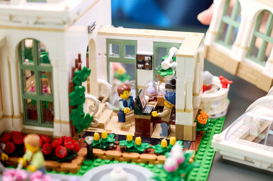 LEGO Ideas The Botanical Garden για 18+ Ετών 3792τμχ
