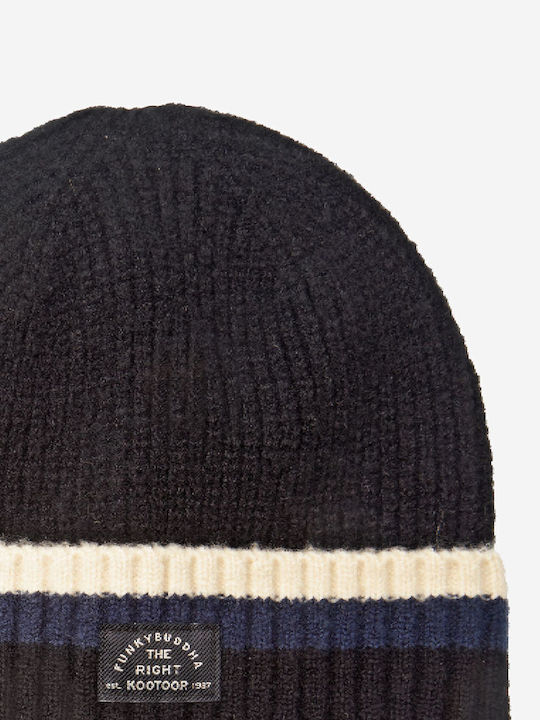 Beanie Beanie Knitted in Black color