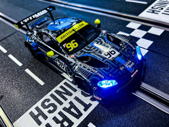 Carrera Aston Martin Vantage GT3 Радиоуправляемо Автомобил Жълт