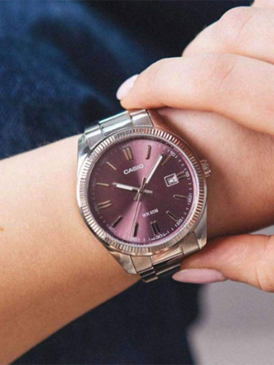 Casio Standard Ρολόι Μπαταρίας με Μεταλλικό Μπρασελέ