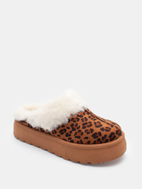 Luigi Winter Women's Slippers with fur in Brown color