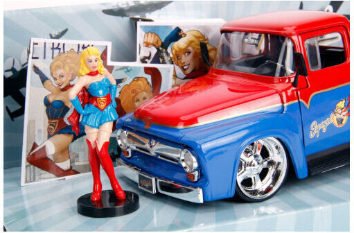 Jada Toys DC Comics Supergirl Bombshells Supergirl Vehicul Replică Scară 1:24