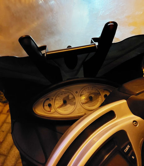 Μπαράκι Στήριξης Smartphone / Gps Για Piaggio X9 125 / 200 / 250 / 500 2004-2007