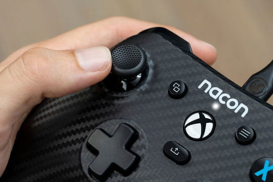 Nacon Cu fir Gamepad pentru Xbox Series / PC / Xbox One Multicolor