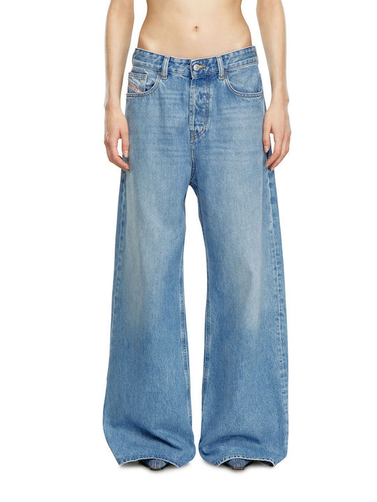 Diesel Women's Jean Trousers in Loose Fit Blue