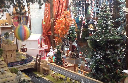 Mr.Christmas Сет с Влакче със Звук, Светлина и Дим за 3+ години+ Години