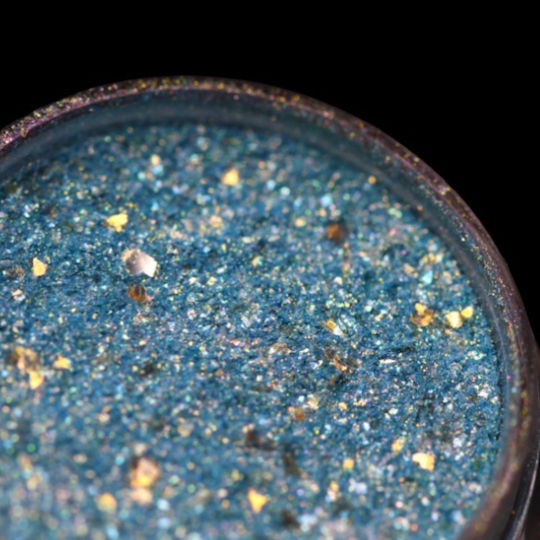 Kajol Beauty Fard de Pleoape Formă Solidă Light Blue With Golden Iridescence 1gr