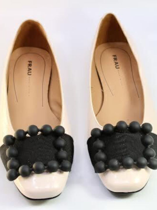 Patent Leather Ballerinas Beige