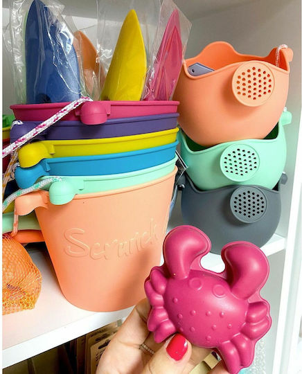 Scrunch Beach Bucket made of Silicone Orange