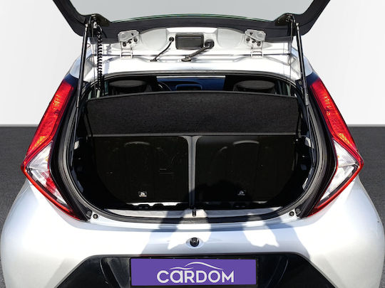 Toyota Aygo X-Play Connect '19