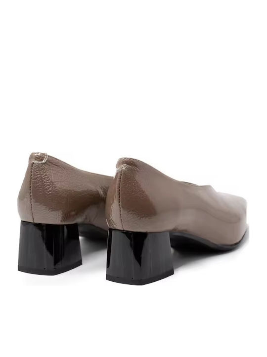 Leder Pumps mit flachem Absatz Beige