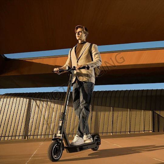 Yadea Electric Scooter with 20km/h Max Speed and 55km Autonomy in Gray Color