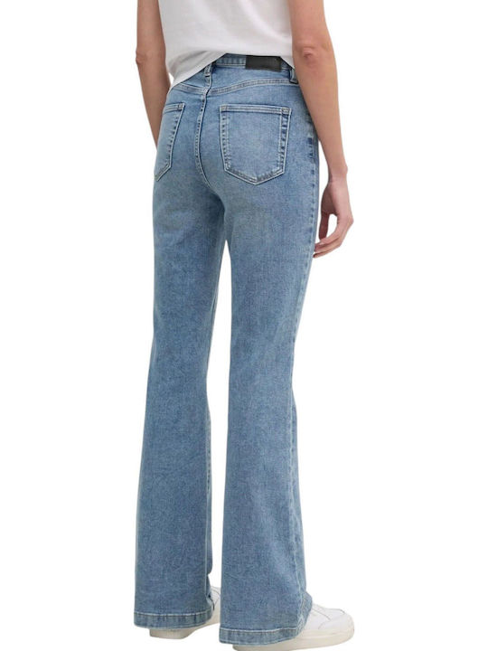 DKNY