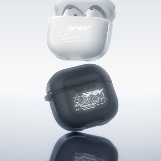 Skinarma Θήκη Πλαστική σε Μαύρο χρώμα για Apple AirPods 4