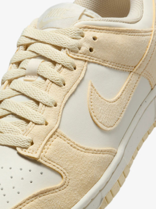 Dunk Low Γυναικεία Sneakers Λευκά