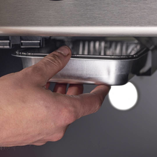 Broil King Baron 490 Газово Барбекю Чугунена Решетка 65.2брx44.4брсм. с 4 бр 12.4кВт и Страничен Нагревател