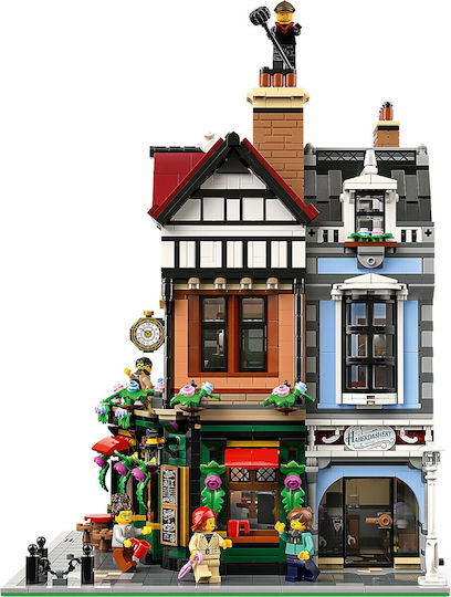 LEGO Icons Tudor Corner за 18+ Години 3266 Бройки
