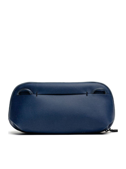 Necessaire in Marineblau Farbe