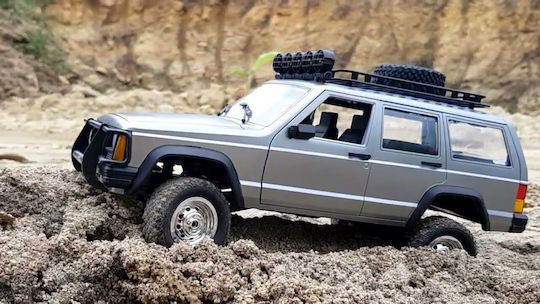 Amewi Scale Τηλεκατευθυνόμενο Αυτοκίνητο 4WD Ασημί
