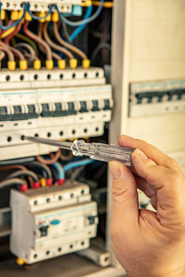 Neo Tools Werkzeugkoffer mit 13 Werkzeugsatz für Elektriker