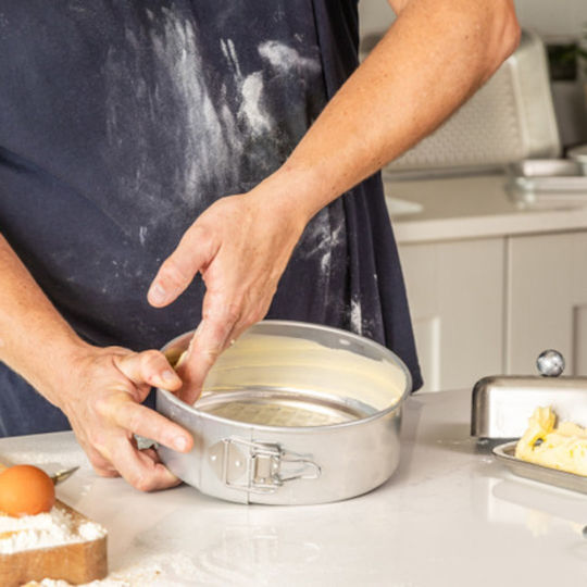 Kitchen Craft Φόρμα Ζαχαροπλαστικής για Κέικ Στρογγυλή από Αλουμίνιο με Αποσπώμενη Βάση 21.5x21.5x7εκ.