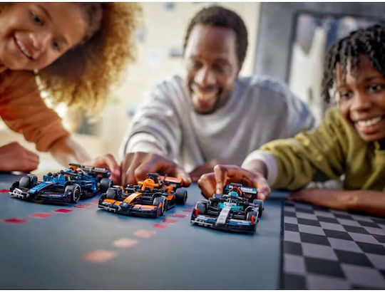 LEGO Speed Champions Mercedes-amg F1® W15 Състезателна Кола за 10+ Години 267 Бройки