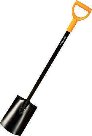 Fiskars Solid Flat Shovel with Shaft 117cm and Plastic Handle