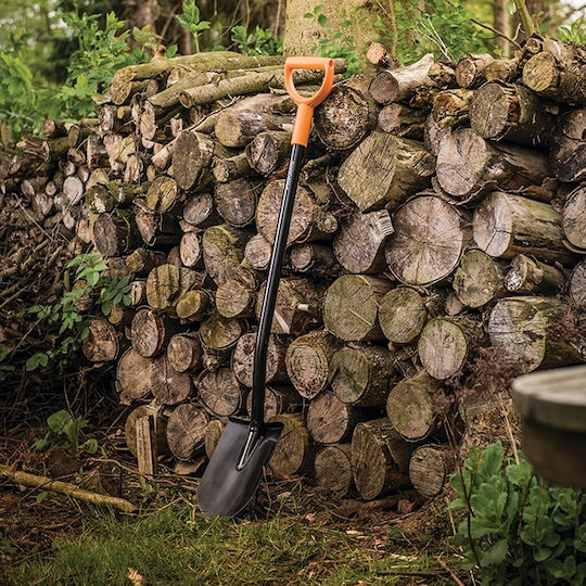 Fiskars Flat Shovel with Shaft 117cm and Metal Handle