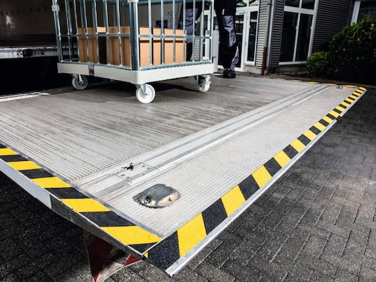 Durable Αυτοκόλλητη Αντιολισθητική Ταινία Μαύρη 15mx50mm