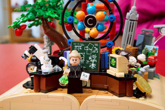 LEGO Ideas The Evolution Of STEM For Age 18+ 879 Pieces