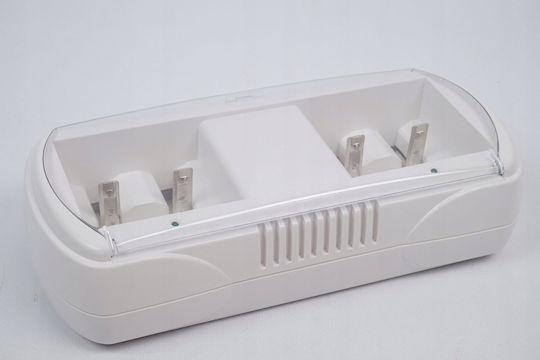 Panasonic BQ-CC15 Battery Charger for 4 Ni-Cd/Ni-MH Batteries with Size AA/AAA/9V/D in White Color