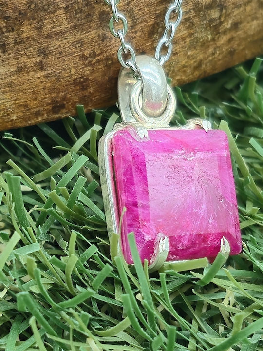 Halskette mit quadratischem Edelstein, Rubin, Silberfassung, Stahlkette Halskette mit quadratischem Edelstein, Rubin, Silberfassung, Stahlkette