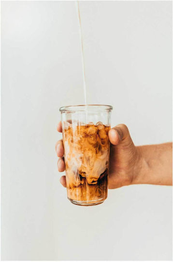 Hand, der ein Glas Eiskaffee hält Gemälde 80x120