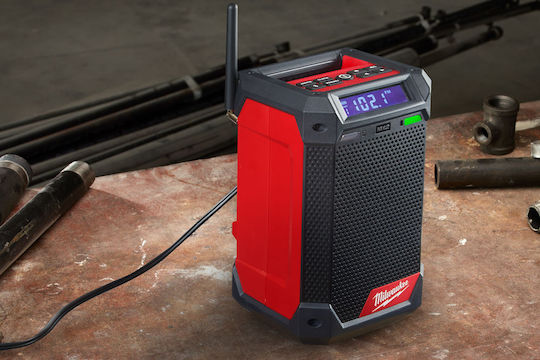 Milwaukee M12 Rcdab+ DAB+ mit Bluetooth und USB Rot