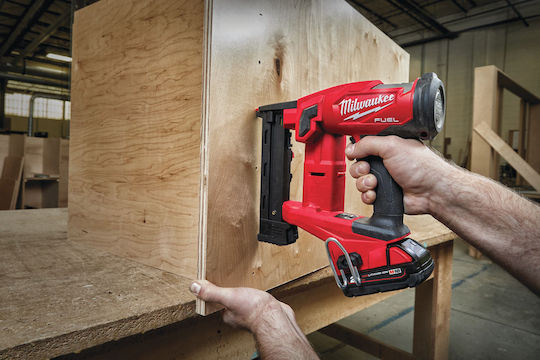 Milwaukee Battery Brad Nailer / Stapler Gun M18 FNCS18GS-202X 18V 2x2Ah for Nails / Staples 4933471940