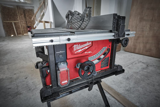 Milwaukee M18 FTS210-121B Bandsäge mit Sägeblattdurchmesser 210mm & Schnittgeschwindigkeit 5800Umdrehungen pro Minute