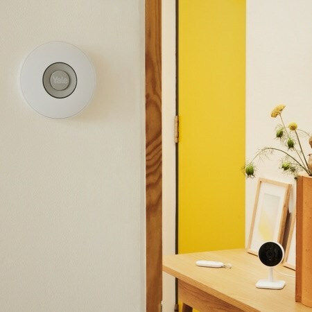 Yale Wireless RF Alarm Siren Battery Indoor 85dB with White Light