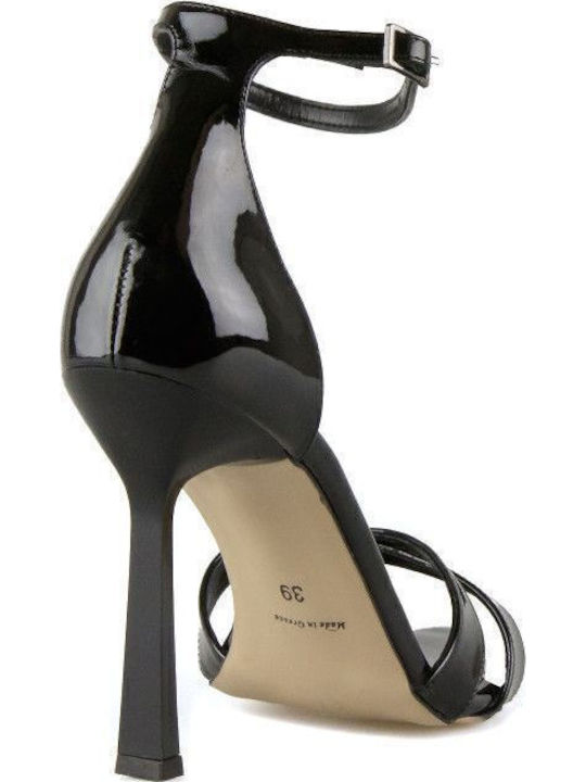 Sandalen aus Lackleder Schwarz