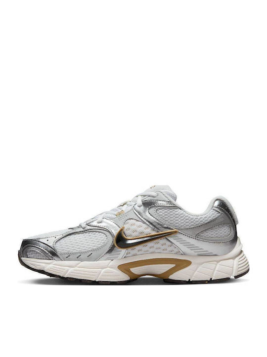 Sneakers White / Black / Silver