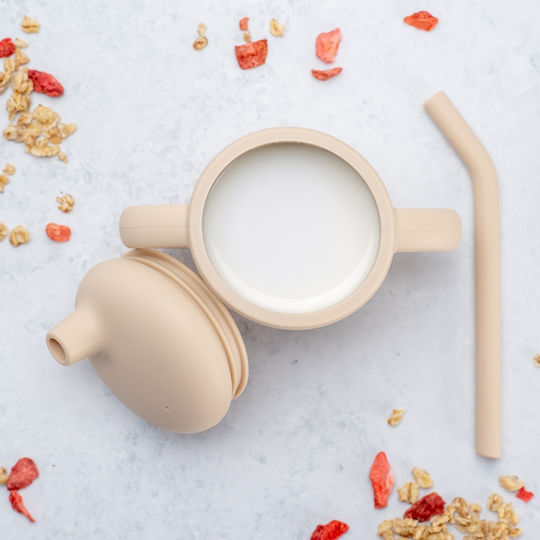 AppeKids Cana de antrenament pentru bebeluși Silicon cu mânere Bej pentru 6m+m+ 160ml