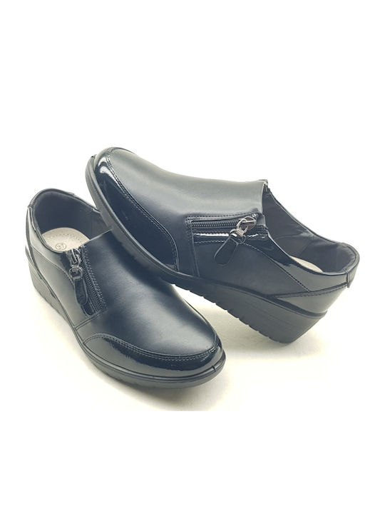 Women's Moccasins in Black Color