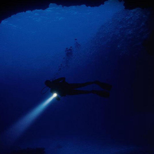 Invictus Diving Safety Light Rechargeable LED with Brightness 800lm for Maximum Depth 80m
