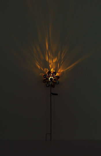 Globo Lighting Spiked Solar Light Flower with Warm White Light 3000K IP44 22cmx12cmx92cmcm