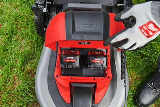 Milwaukee F2LM46-802 Selbstfahrend Rasenmäher Batterie