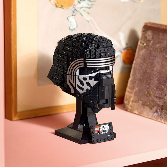 LEGO Star Wars Каска на Kylo Ren за 18+ Години 529 Бройки