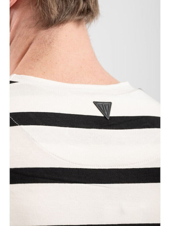 T-shirt White